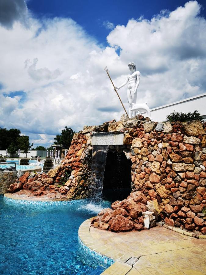 "Poseidon" Centar Aparthotel Stari Banovci Exterior photo