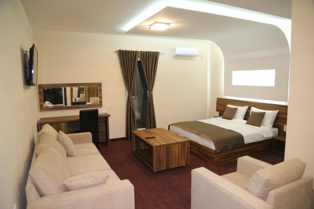"Poseidon" Centar Aparthotel Stari Banovci Exterior photo