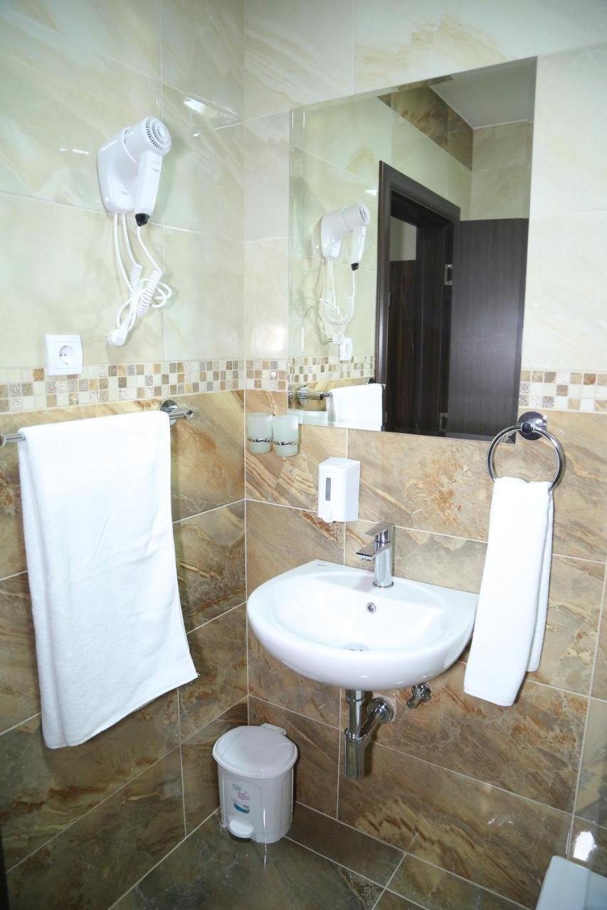 "Poseidon" Centar Aparthotel Stari Banovci Exterior photo